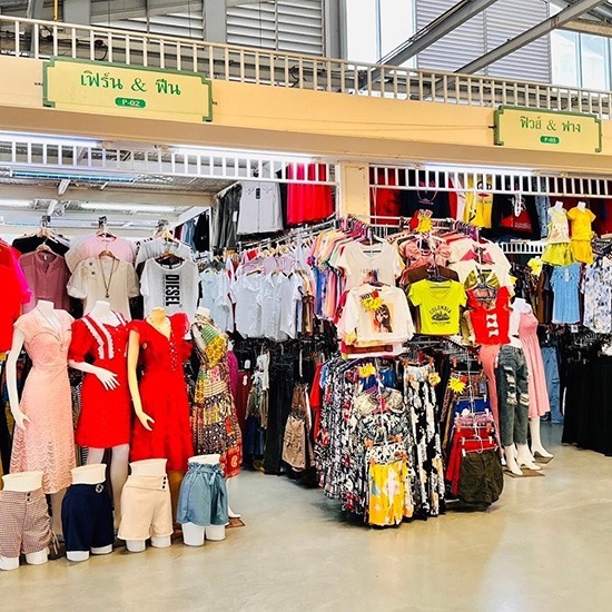 ตลาดสดบันซ้าน ตลาดสด ภูเก็ต - ตลาดบันซ้าน โซนเสื้อผ้า